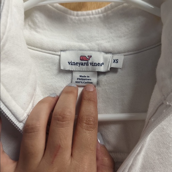 Vineyard vines quarter zip - Picture 3 of 3